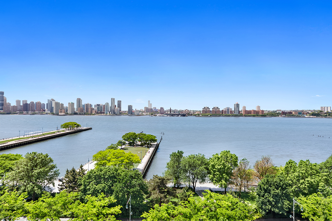 Hugh Jackmans West Village Triplex With A Minimalist Design Lists For 38 9m 176perryst 10s 6