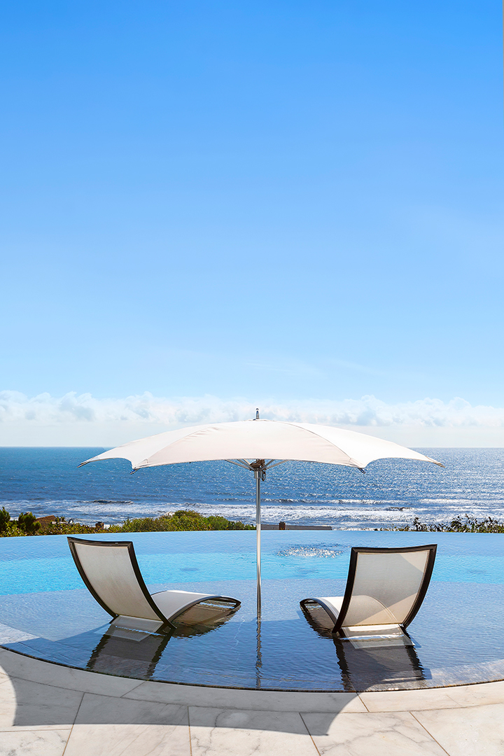 Step Inside A 14 5m Montauk Modern Overlooking The Ocean Pool