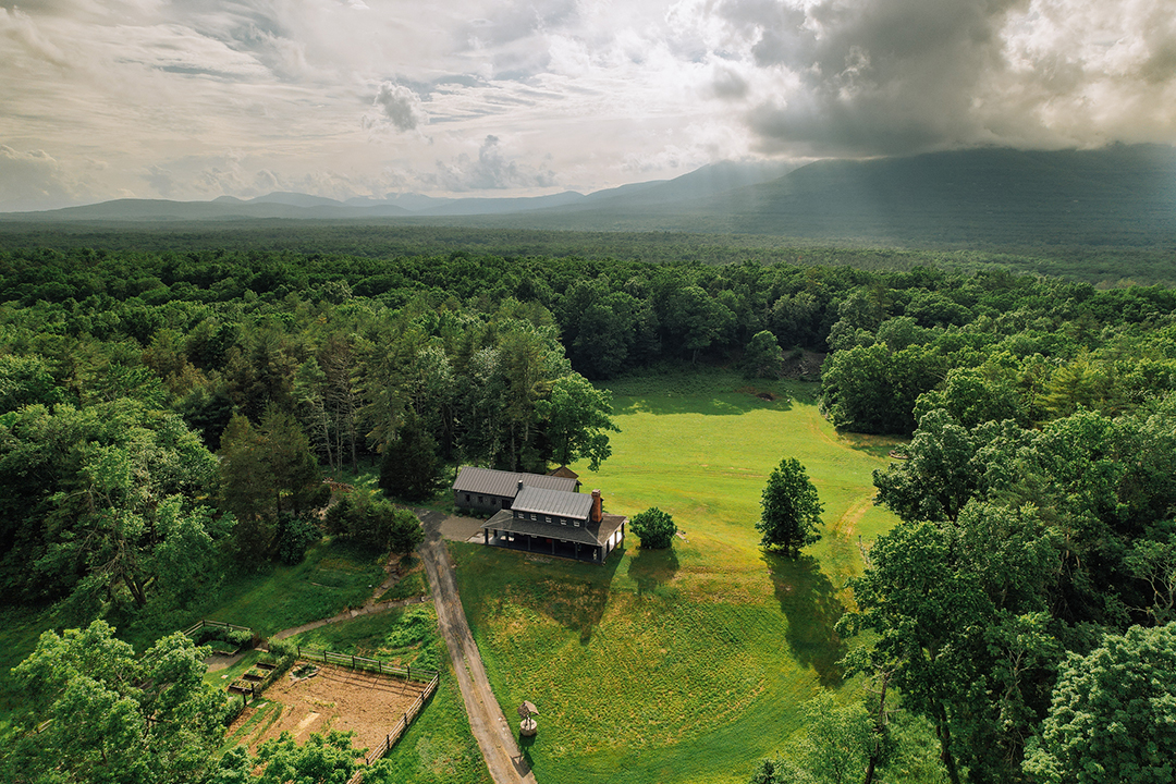 A 40 Acre New York Farm With As Much Interior Style As Natural Beauty Lists For 3 8m 2