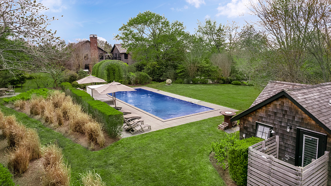 Its All About The Gorgeous Grounds At This 12m Sagaponack Estate E