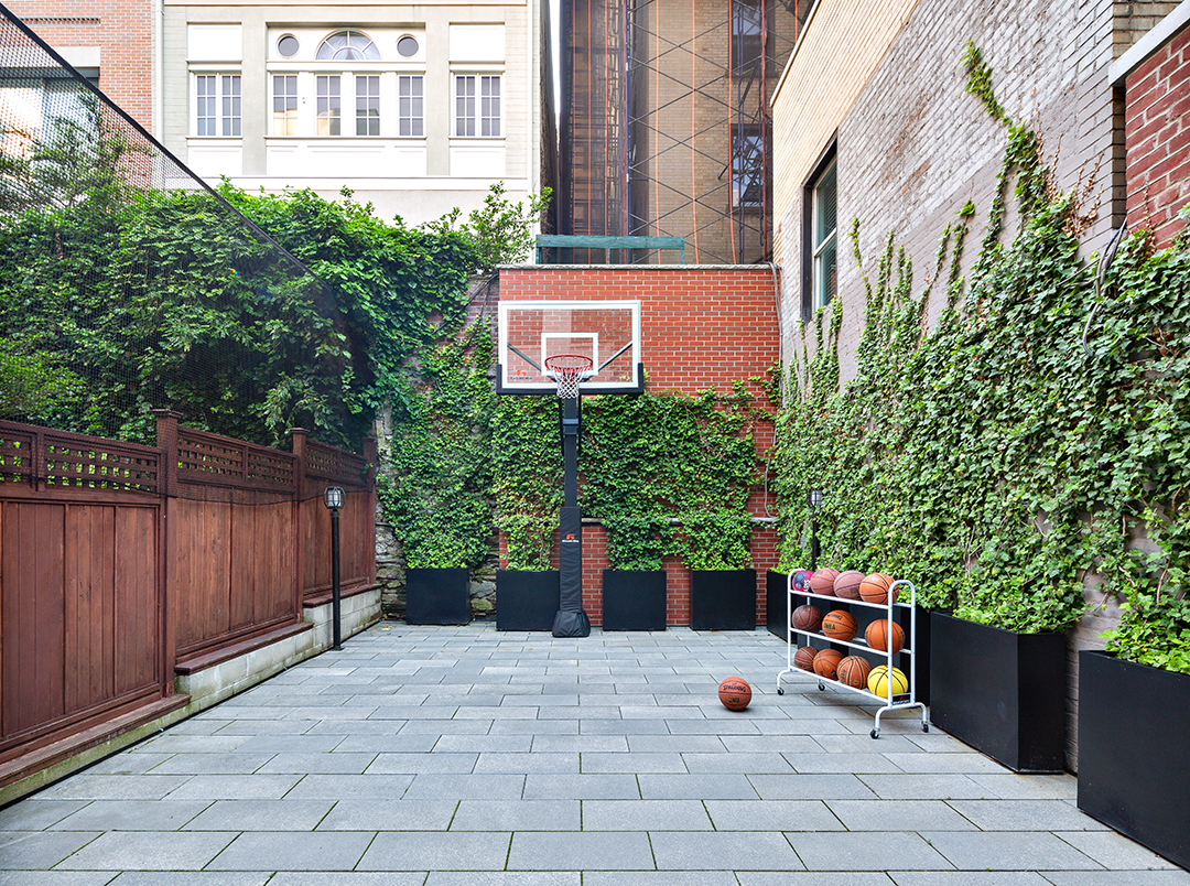 Carrie Fisher Debbie Reynolds Former Upper East Side Apartment 11