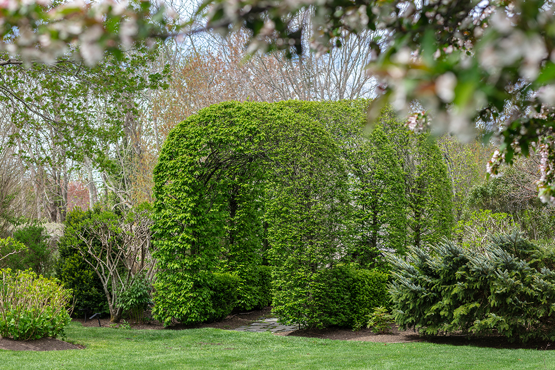 Its All About The Gorgeous Grounds At This 12m Sagaponack Estate Bb