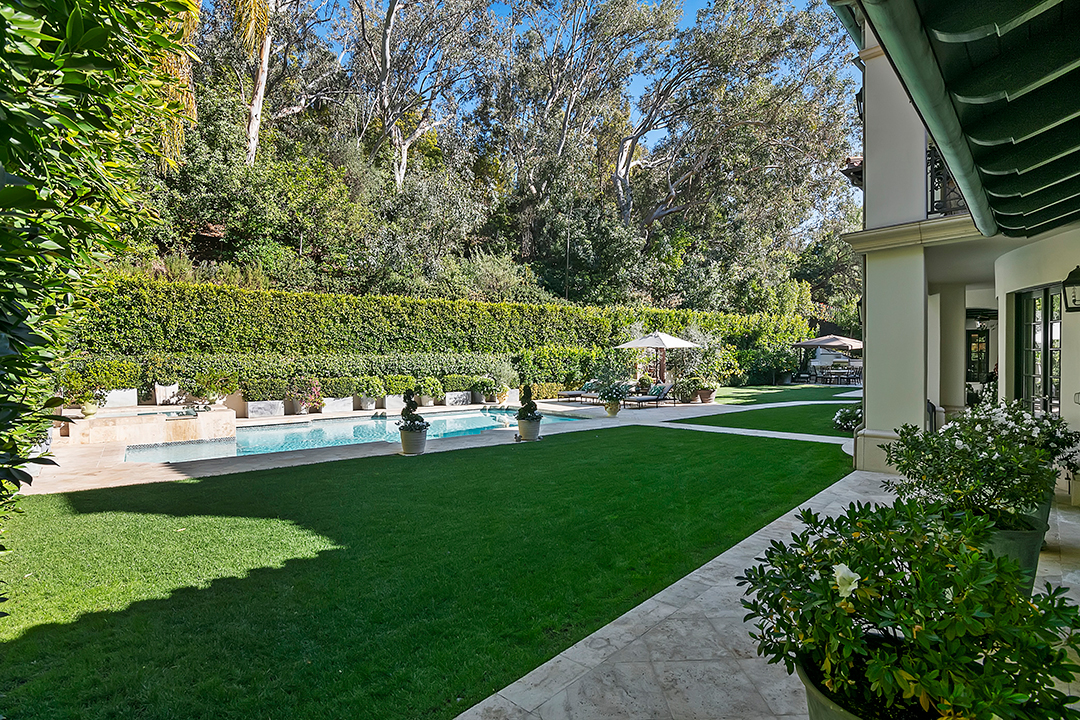 Sofia Vergara And Joe Manganiello List Renovated Beverly Hills Mansion For 19 6m A