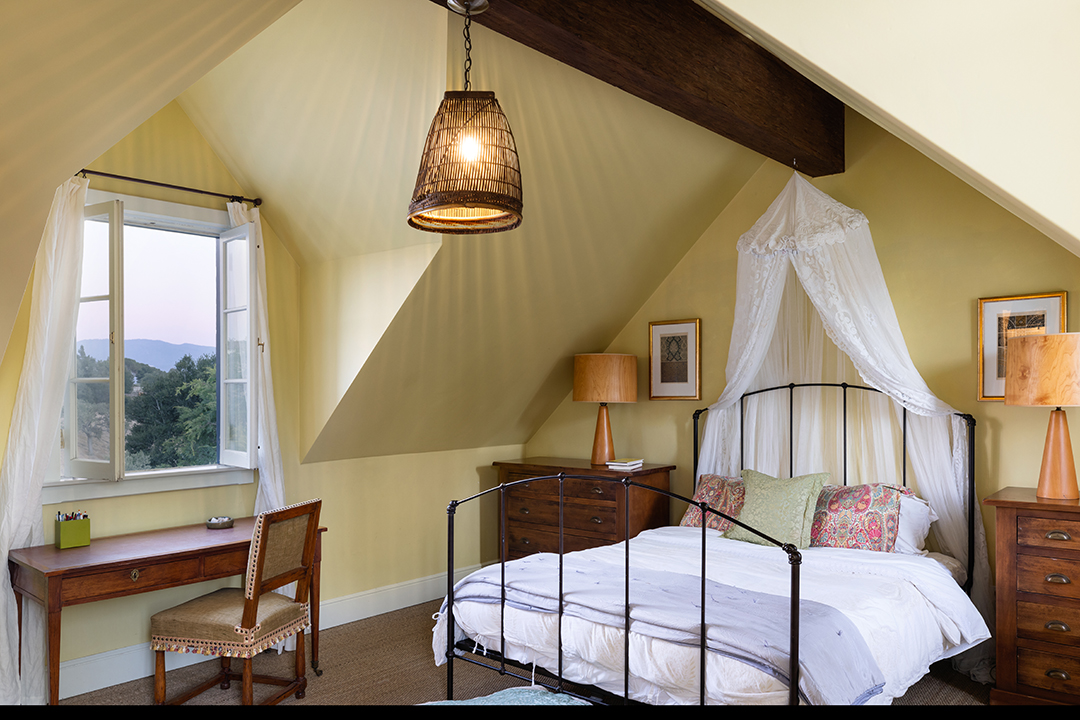 Designer Helene Aumonts Countryside California Home Harkening To France Lists For 5 8m P