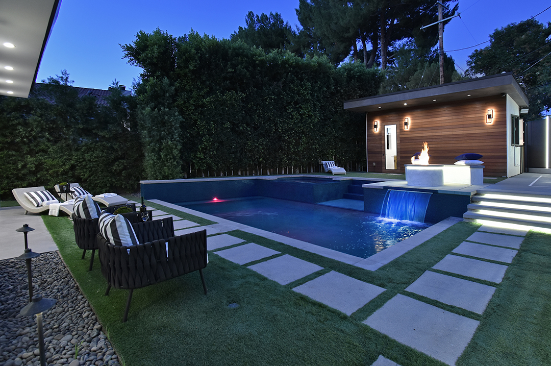 Rapper Wiz Khalifas Los Angeles Modern Looks For 4 5m 4854alonzoprint019