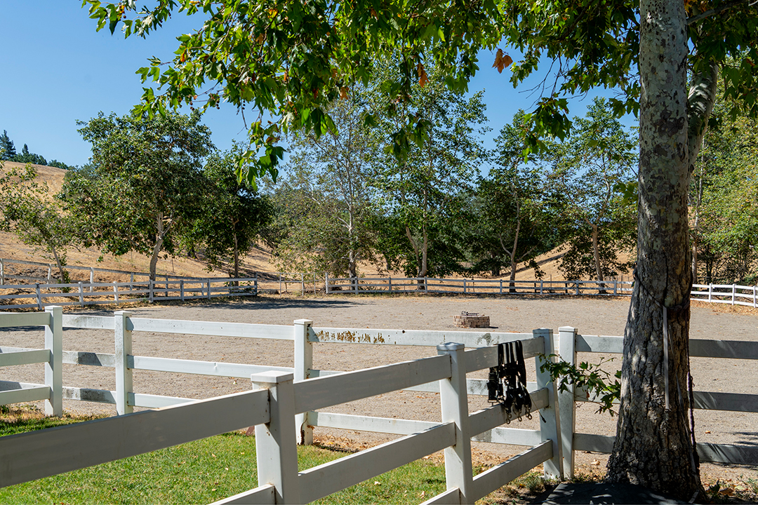 Designer Helene Aumonts Countryside California Home Harkening To France Lists For 5 8m Zzz