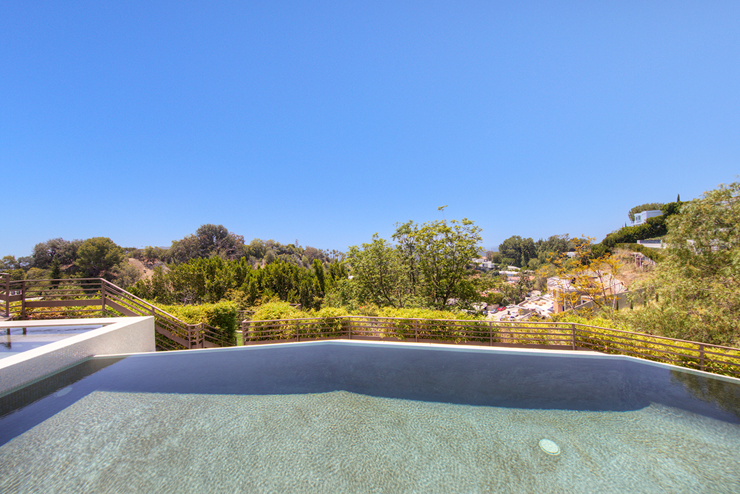 Greta Garbos Former Beverly Hills Home Hits The Market For 12m 43