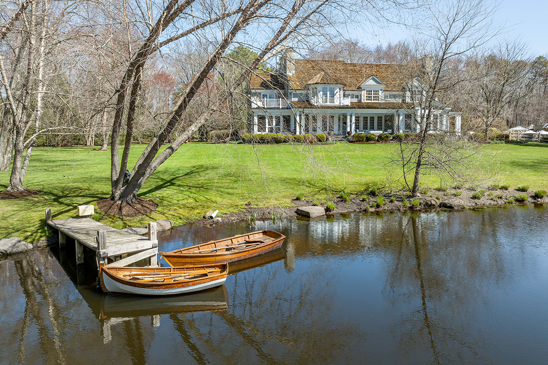 Matt Damon Reportedly Scoops A 8 5m Estate In Star Studded Bedford Ny 142 Clinton Rd 24 Print