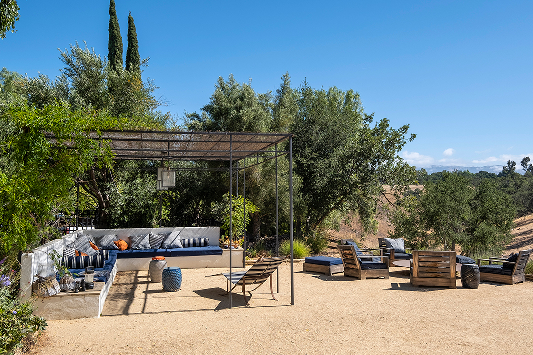 Designer Helene Aumonts Countryside California Home Harkening To France Lists For 5 8m W