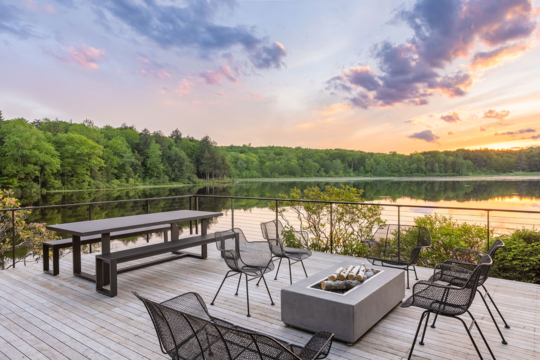 Deck With Furnitureatwater Berkshires