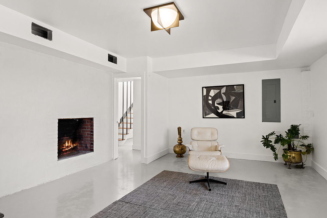 A Designers Midcentury Modern Dazzles On The Market After A Hefty Makeover 87 Shinar Mt Rd Full 44