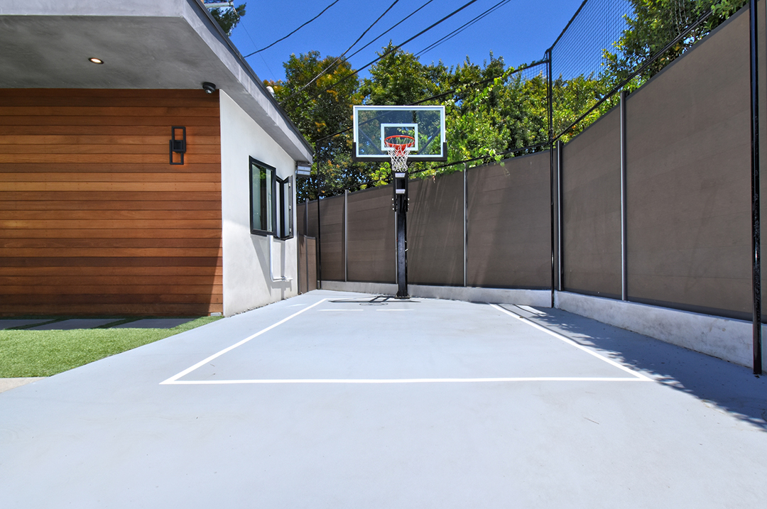 Rapper Wiz Khalifas Los Angeles Modern Looks For 4 5m 4854alonzoprint021