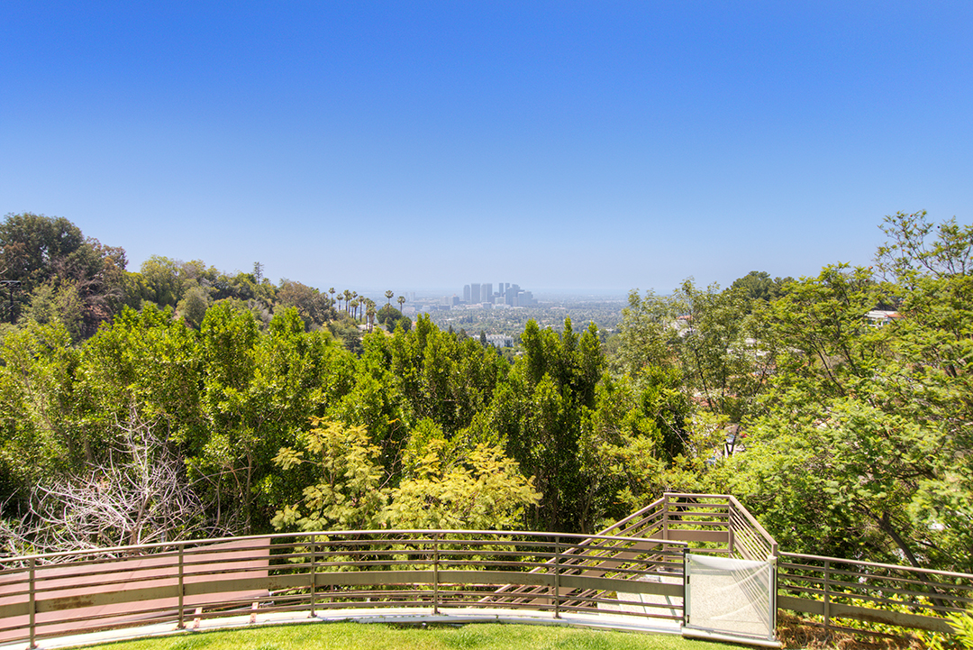 Greta Garbos Former Beverly Hills Home Hits The Market For 12m 45