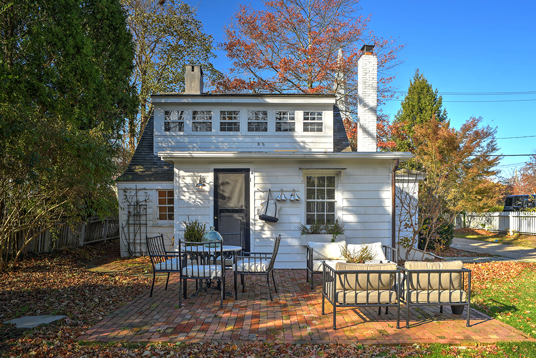 The Oldest Home In The Hamptons Is Currently Listed For 2 4m 64 Union St Rear5