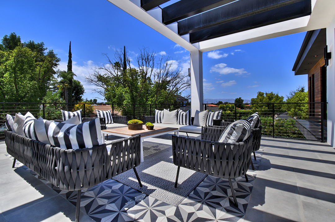 Rapper Wiz Khalifas Los Angeles Modern Looks For 4 5m 4854alonzoprint035