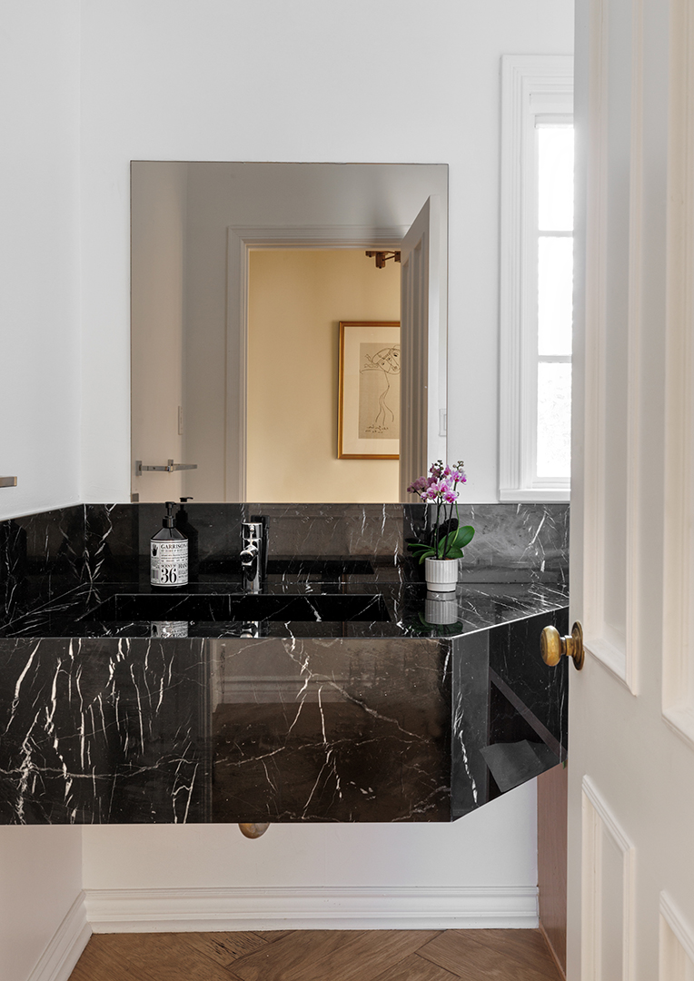 Leonardo Dicaprio Looks To Rent Out A Charming Beverly Hills House For 32500 Month 43