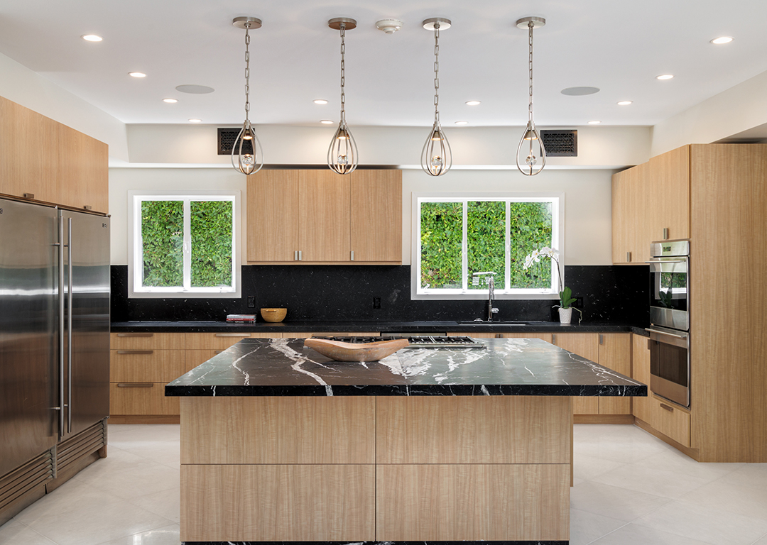 Leonardo Dicaprio Looks To Rent Out A Charming Beverly Hills House For 32500 Month 25