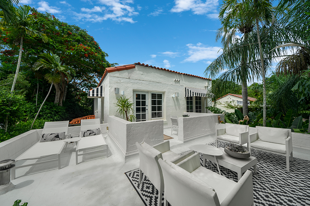 Movie Star And Producer Christian Slater Lists His Miami Villa With Italian Flair 3618 St Gaudens Rd 1oakstudios 34