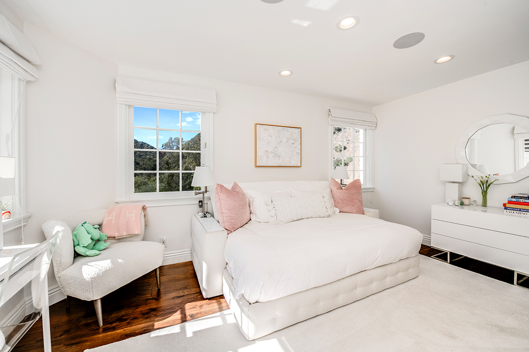 Bel Air Home Custom Built And Signed By Basketball Great Magic Johnson Lists For 14 5m 0061