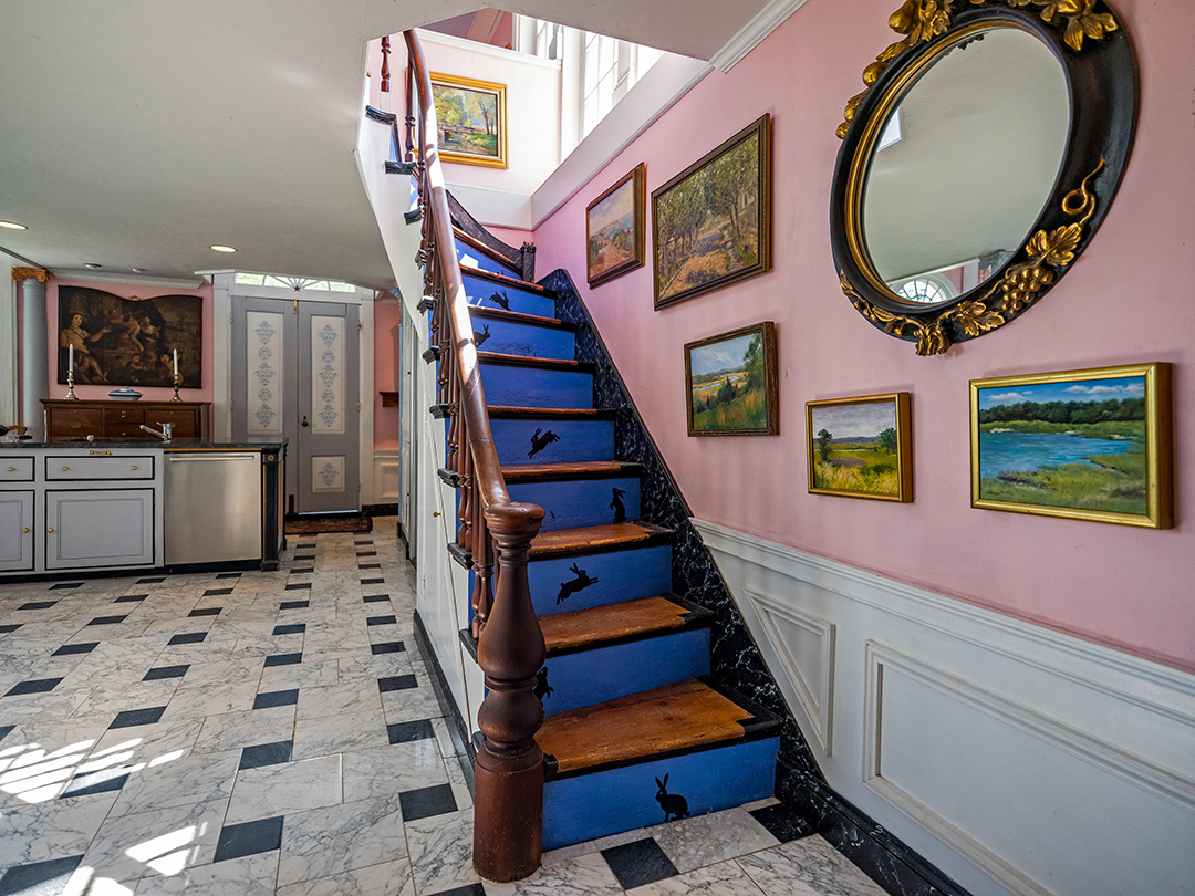 Tour A 2m Lyme Compound Dating Back To 1760 That Thinks Pink J