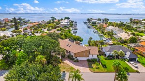 Abbas Former Florida Getaway For Warm Weather Fun Hits The Market C