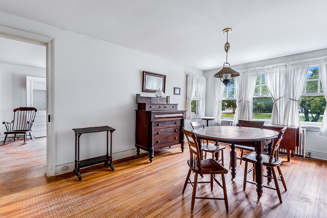A Historic East Hampton Estate Owned By The Same Family Since 1880 Seeks 6 97m A