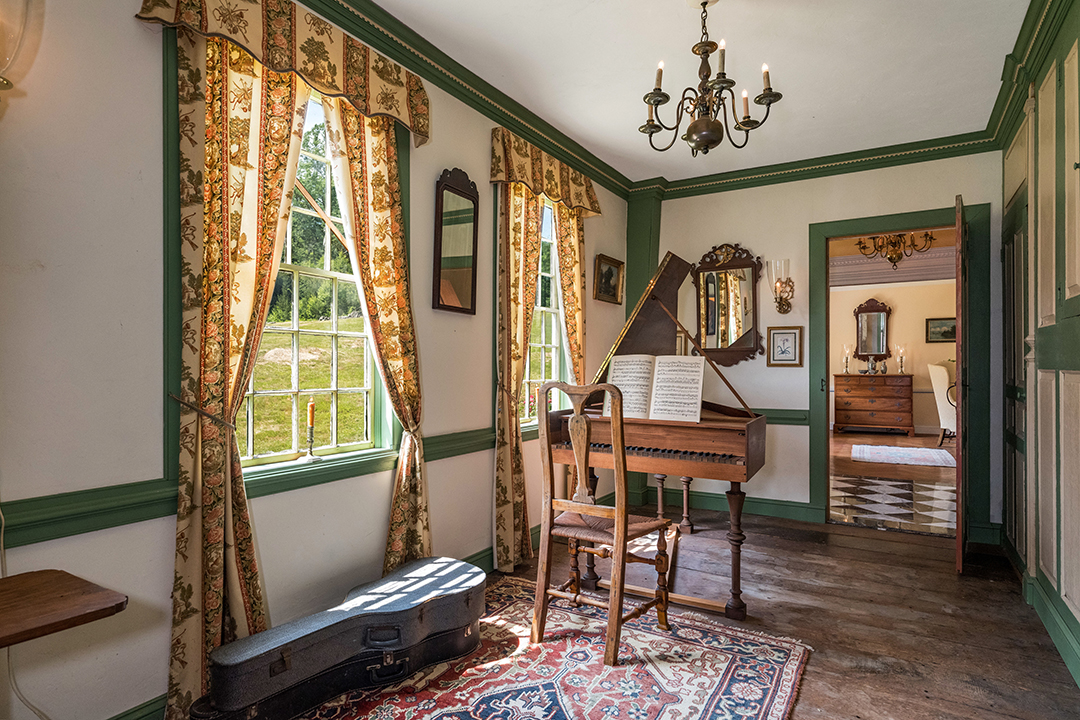 Tour A 2m Lyme Compound Dating Back To 1760 That Thinks Pink U