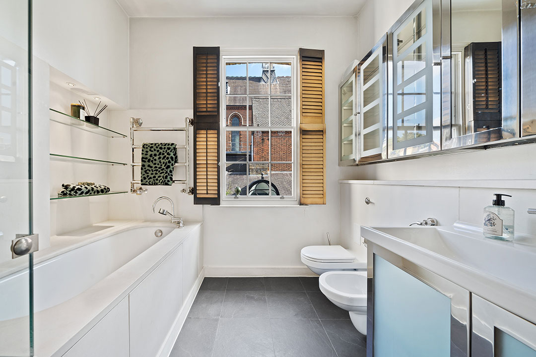 75 Chester Row Bathroom