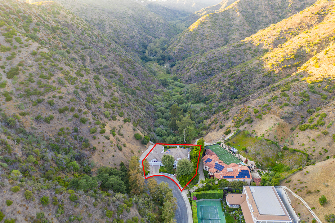 Bel Air Home Custom Built And Signed By Basketball Great Magic Johnson Lists For 14 5m A006