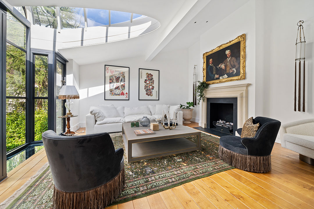 75 Chester Row Living Room