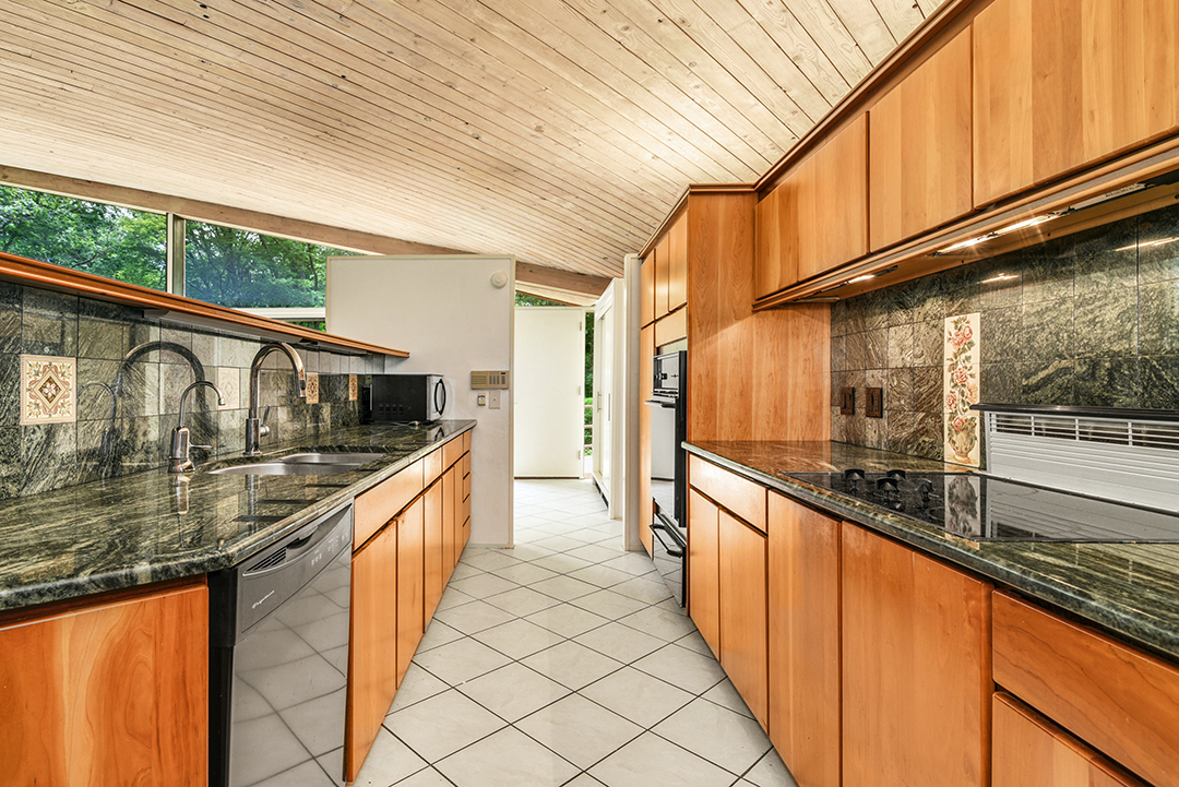 New Canaans Treasured Circa 1960 Evans House Lists For 2 1m H