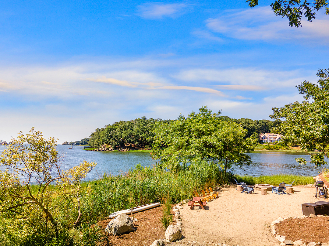 Cali Meets Connecticut At A Unique Waterfront Home In Norwalk Asking 2 8m E