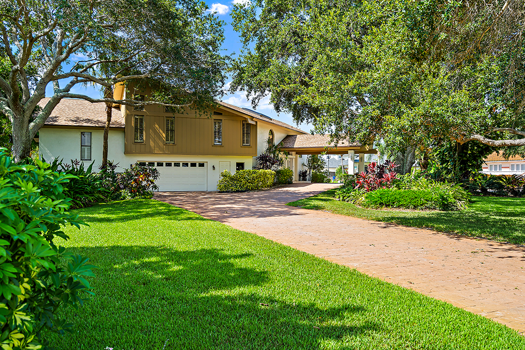 Abbas Former Florida Getaway For Warm Weather Fun Hits The Market H