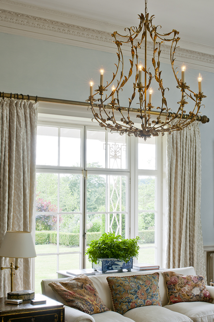 21 Exquisite Chandeliers And Pendants That Make A Statement Vaughan Anjou Chandelier Gilt