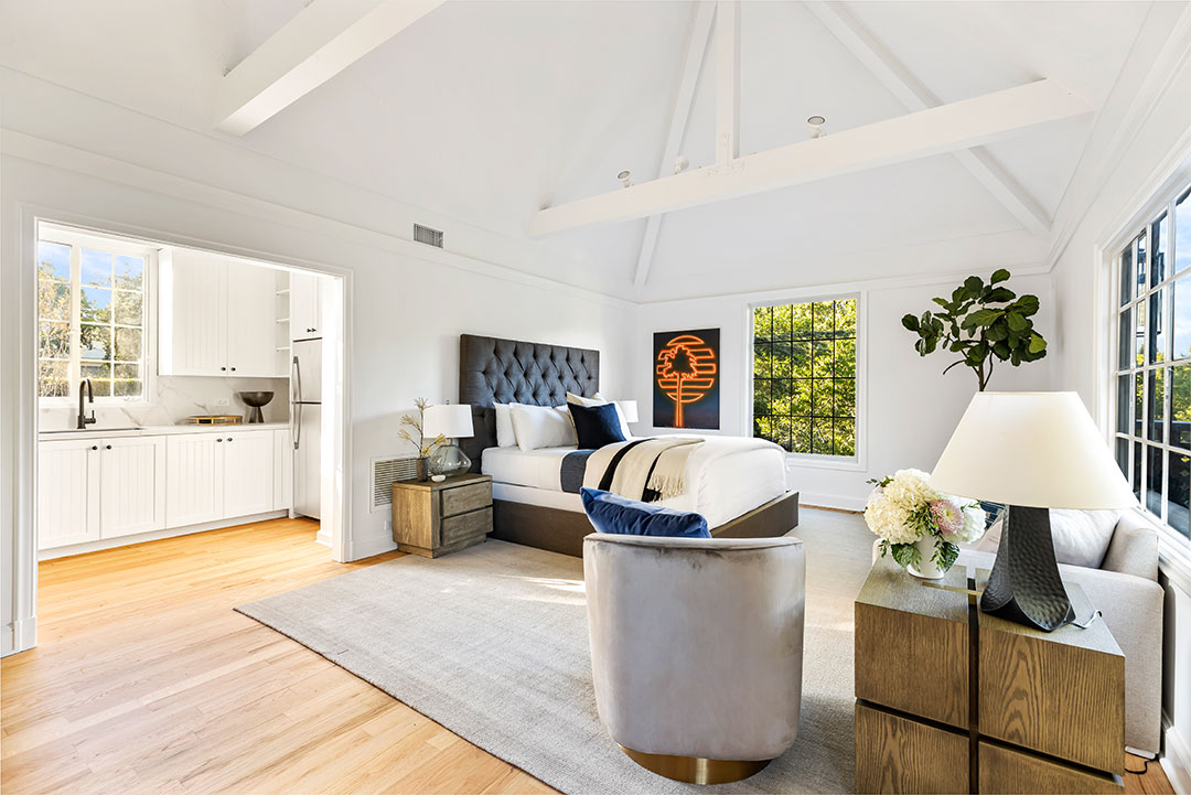 Producers Pacific Palisades Estate Bedroom