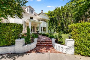 Bel Air Home Custom Built And Signed By Basketball Great Magic Johnson Lists For 14 5m 004