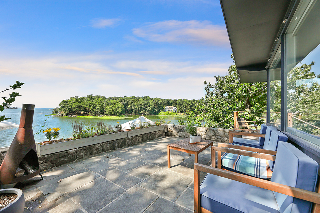 Cali Meets Connecticut At A Unique Waterfront Home In Norwalk Asking 2 8m G