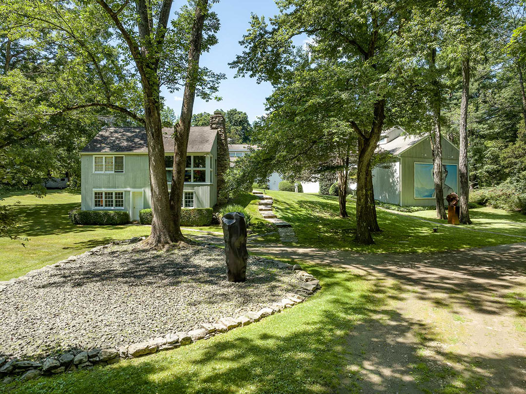 60 Pound Ridge Rd Structures