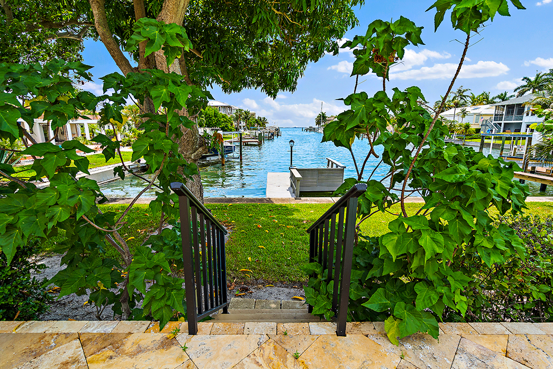 Abbas Former Florida Getaway For Warm Weather Fun Hits The Market O