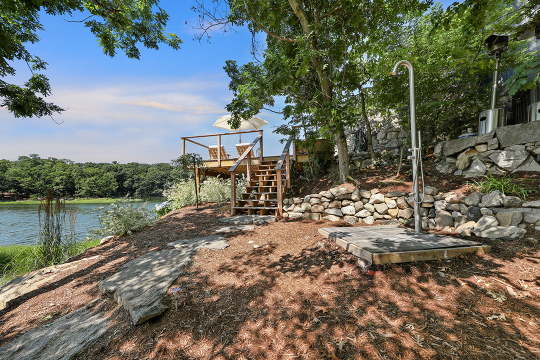 Cali Meets Connecticut At A Unique Waterfront Home In Norwalk Asking 2 8m L