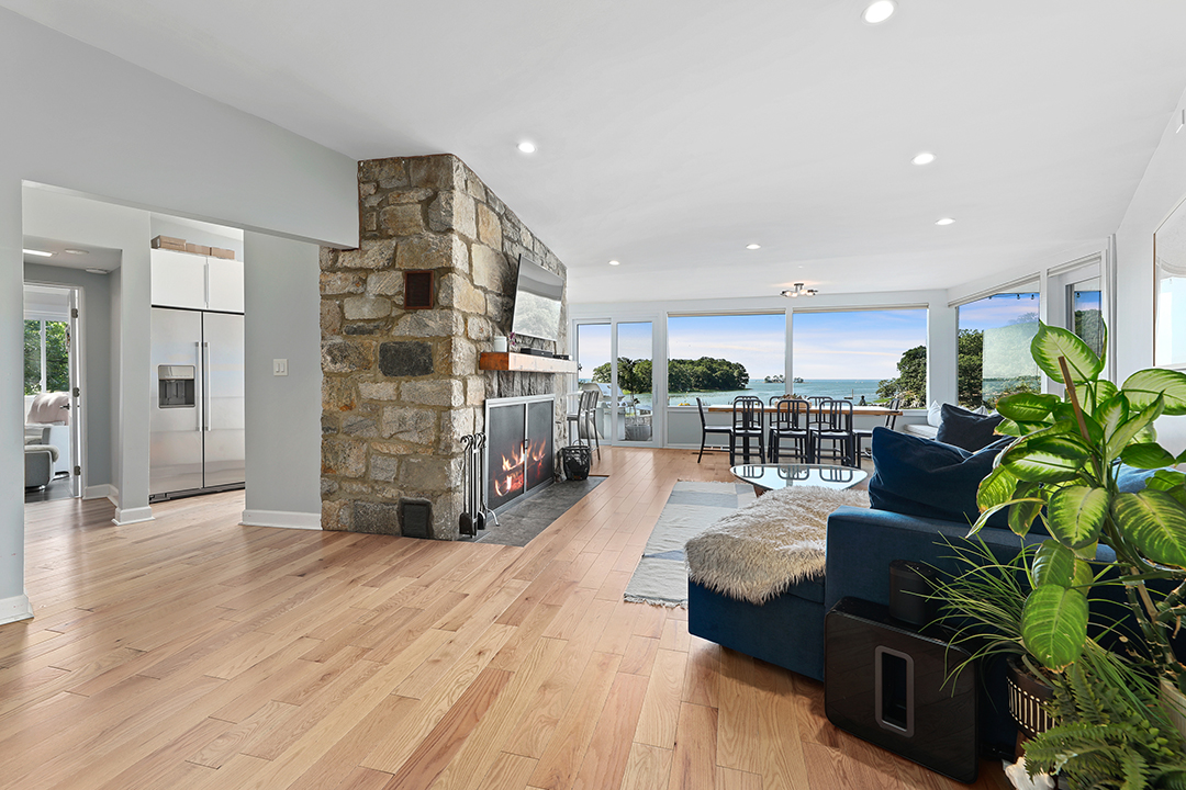 Cali Meets Connecticut At A Unique Waterfront Home In Norwalk Asking 2 8m N