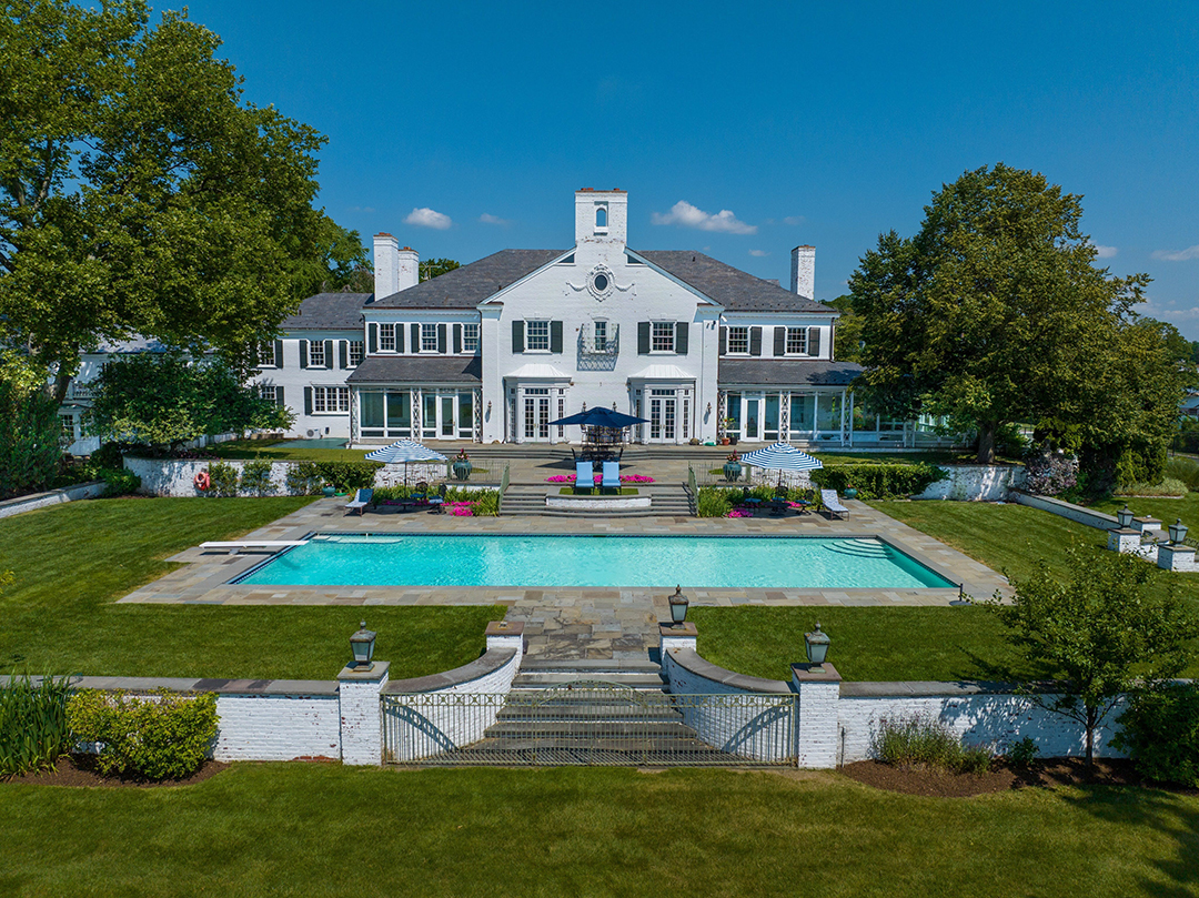 Donald Trumps Former Greenwich Estate Relists After Years Of Being On And Off The Market F