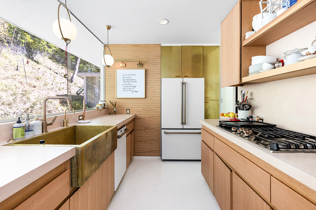 Actress Jaime King Lists A Circa 1960 Beverly Hills House Built By Walt Disney 1612 Schuyler 13 Mod