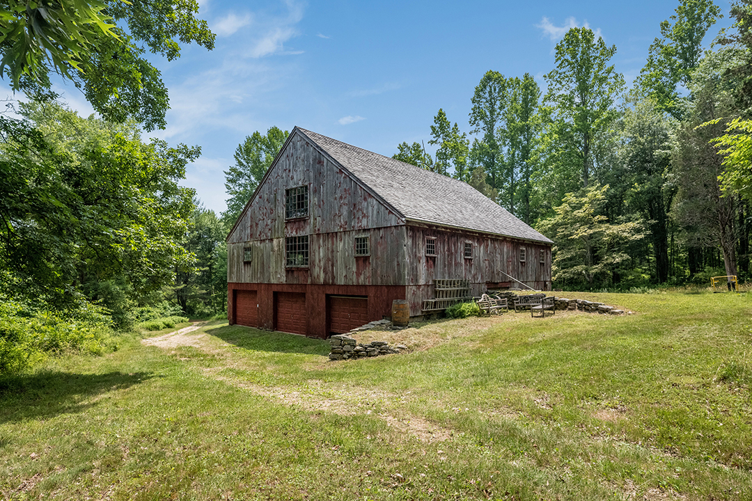 Tour A 2m Lyme Compound Dating Back To 1760 That Thinks Pink