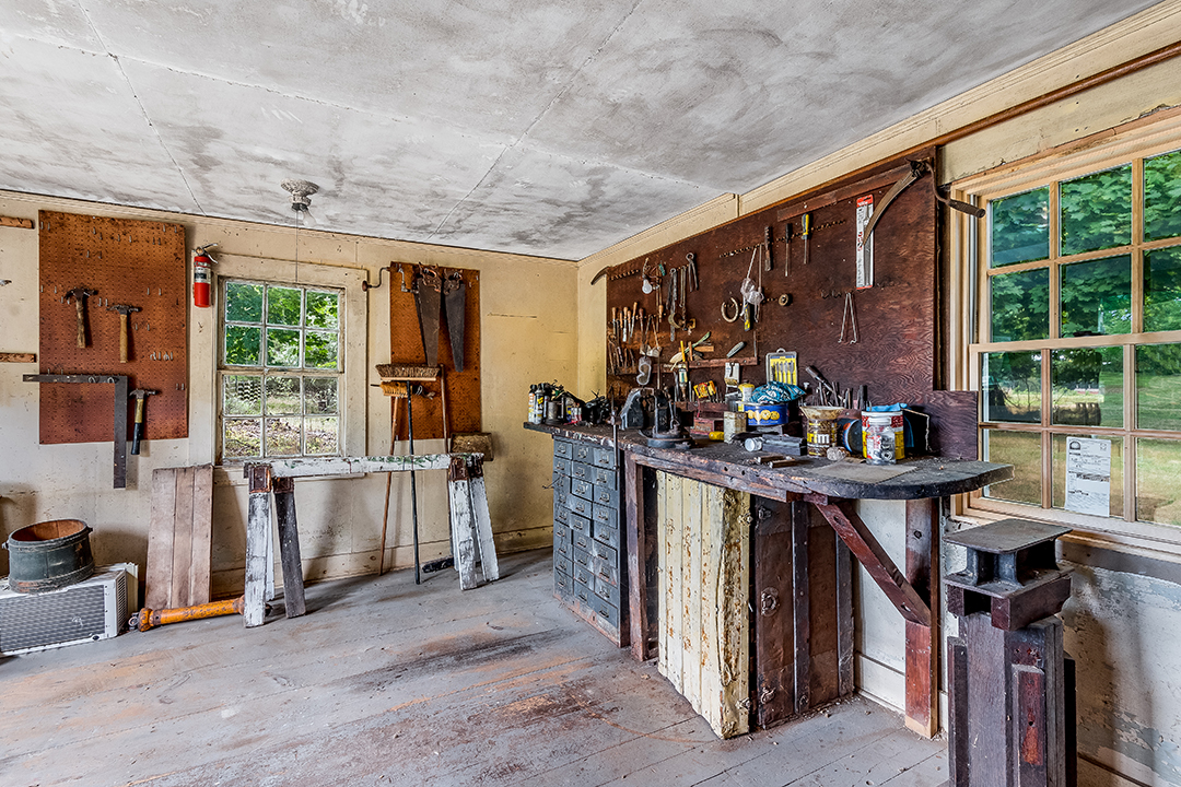 A Historic East Hampton Estate Owned By The Same Family Since 1880 Seeks 6 97m Barn B