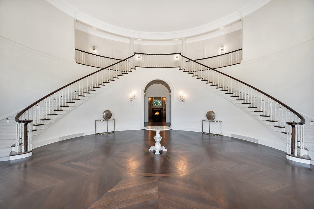 Donald Trumps Former Greenwich Estate Relists After Years Of Being On And Off The Market L