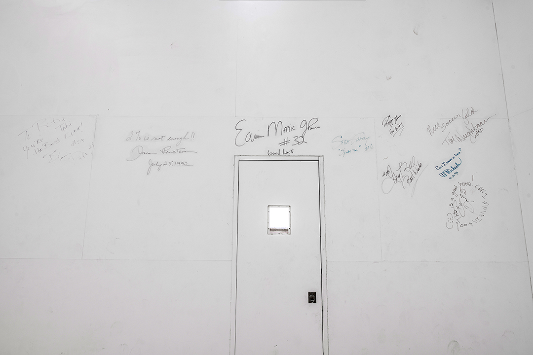 Bel Air Home Custom Built And Signed By Basketball Great Magic Johnson Lists For 14 5m 0085