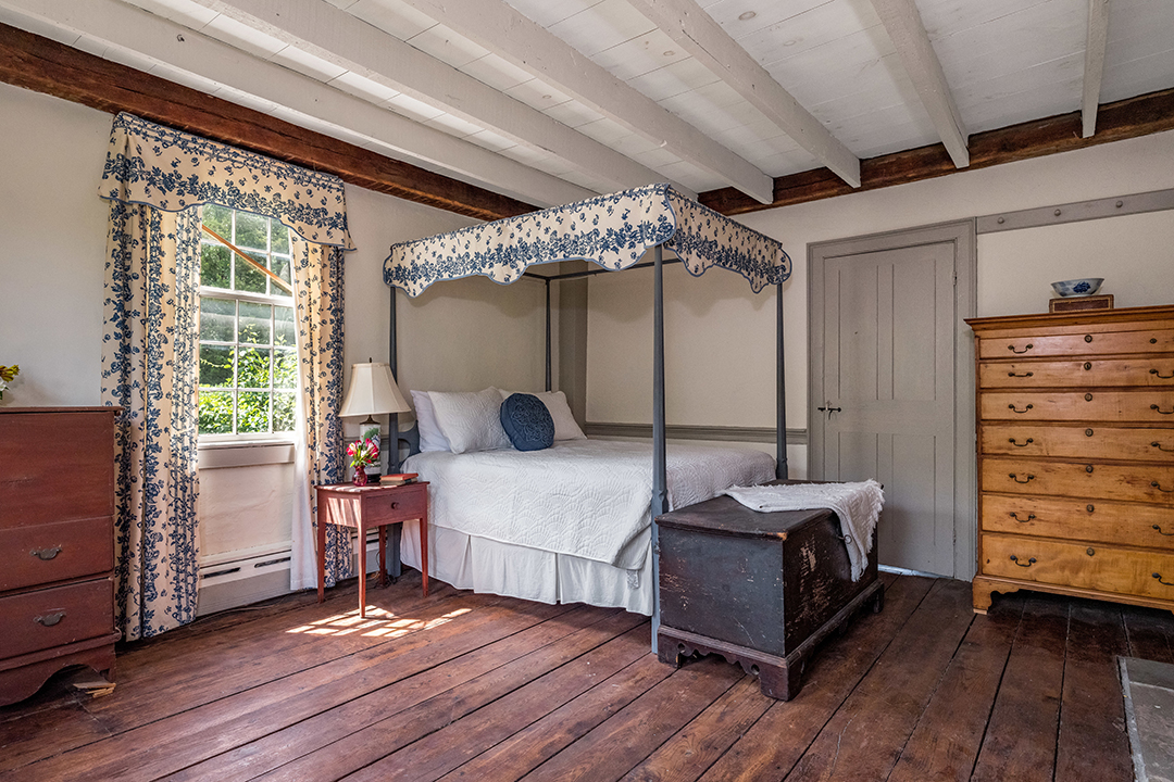 Tour A 2m Lyme Compound Dating Back To 1760 That Thinks Pink N