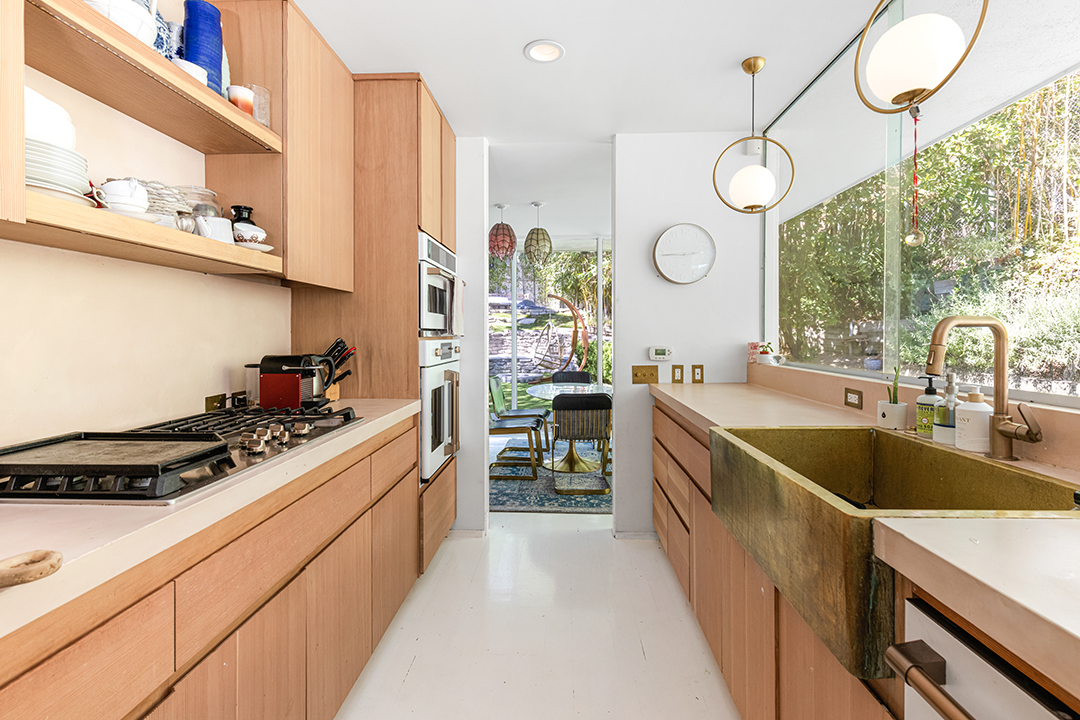 Actress Jaime King Lists A Circa 1960 Beverly Hills House Built By Walt Disney 1612 Schuyler 14