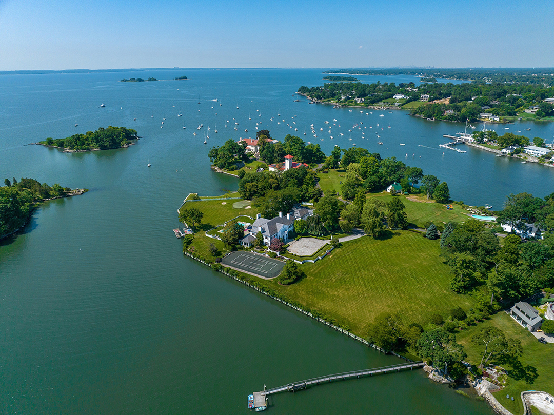 Donald Trumps Former Greenwich Estate Relists After Years Of Being On And Off The Market A